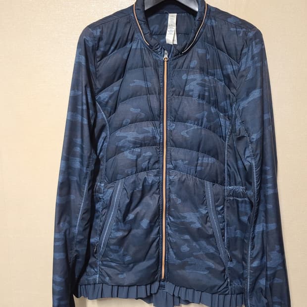 룰루레몬 경량패딩(바람막이)