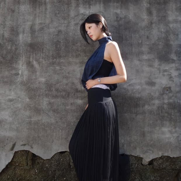 waist banding pleats skirt / black