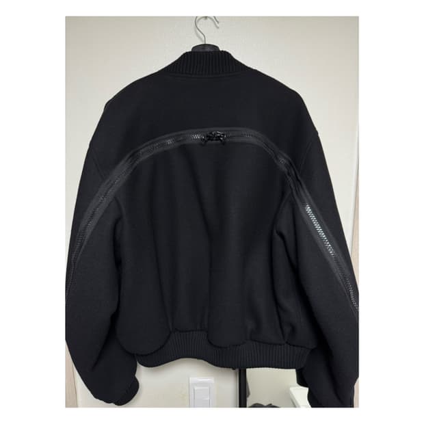 드리스반노튼 백지퍼 봄버