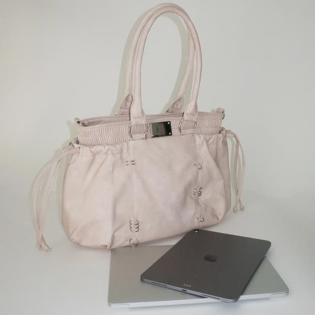 쿨사이드옵더필로우 피어싱 복서 백 샌드