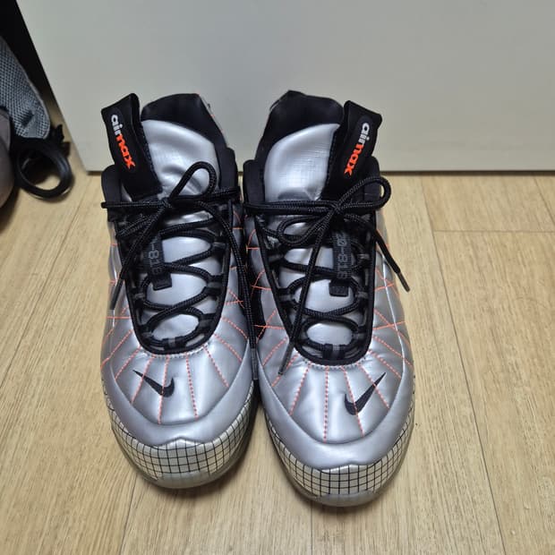 나이키에어맥스 720 실버