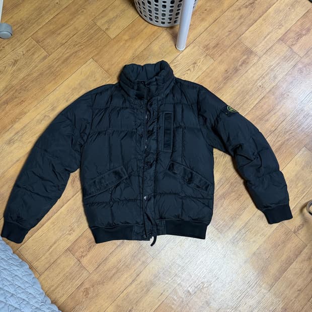 스톤아일랜드 19fw 크링클랩스 논후드 패딩 블랙 m