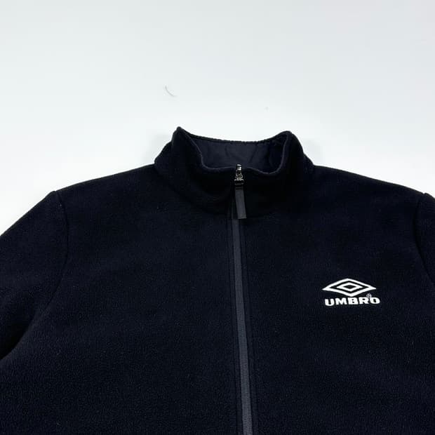 엄브로 리버시블 백로고 블랙 후리스 점퍼 (M)