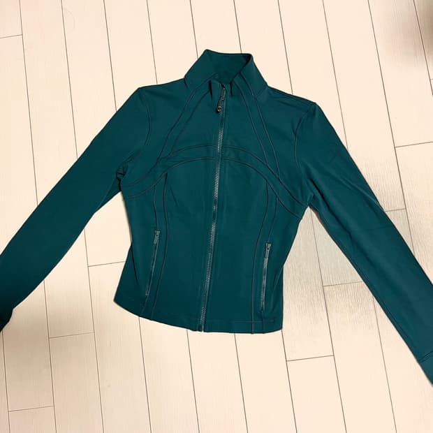 [매장 정품] 룰루레몬 크롭 디파인 재킷 리브드 Nulu