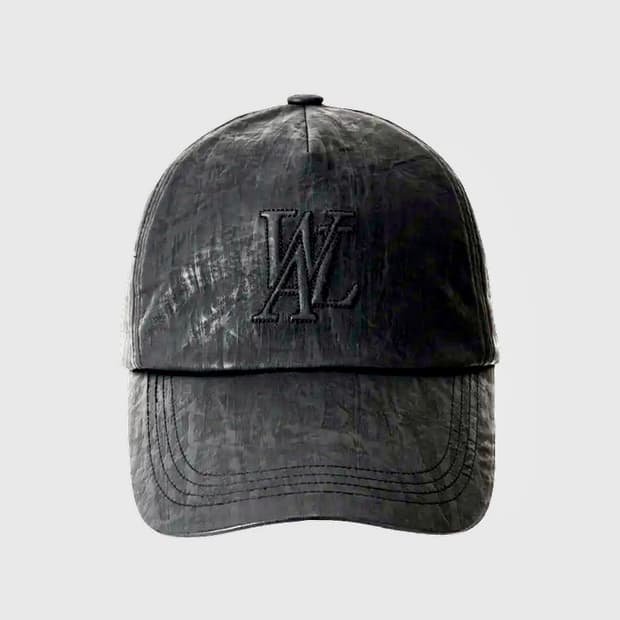 우알롱 레더 딥 시그니처 로고 볼캡  (품절)