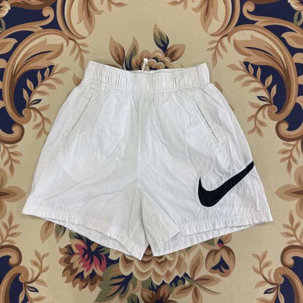 (우먼즈M)나이키 Nike 빅스우시 반바지(화이트)