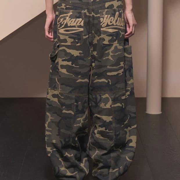 네스티팬시클럽 카펜더 레터링 데님 팬츠 카키 카모 
