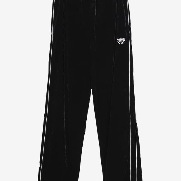 에크루 스탠드얼론 벨벳 트랙팬츠 새상품