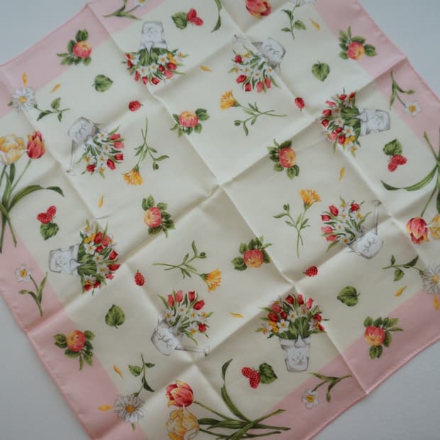 니나리치 손수건