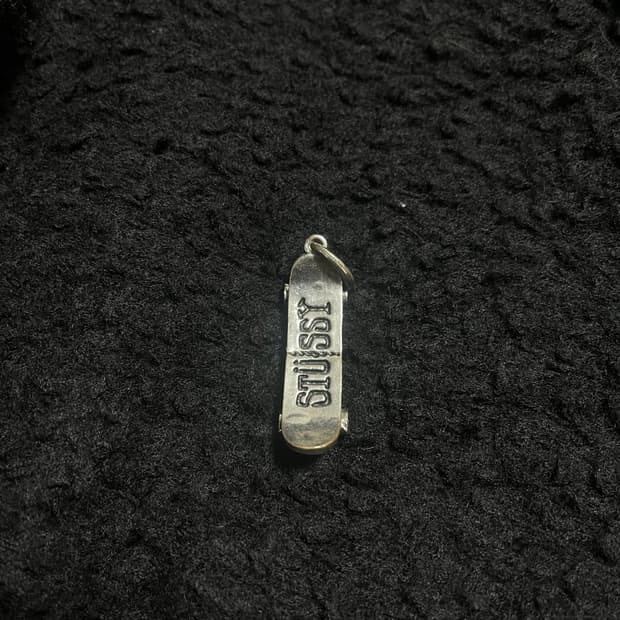 스투시 스케이트보드 목걸이