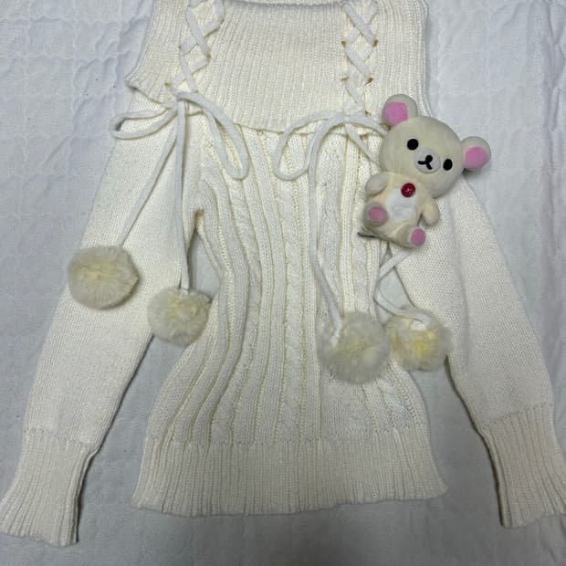 리즈리사깔 오프숄더 폼폼이 니트 라떼갸루히메갸루리즈멜로판초고전큐롯