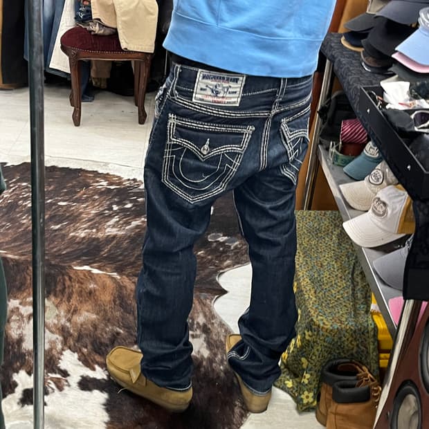 TRUE RELIGION STRAIGHT DENIM