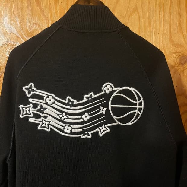 새상품) 루이비통 X NBA 래더 가죽 하이브리드 봄버 자켓 팝니다.