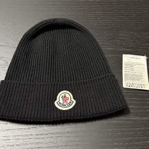 몽클레어 울 비니 블랙