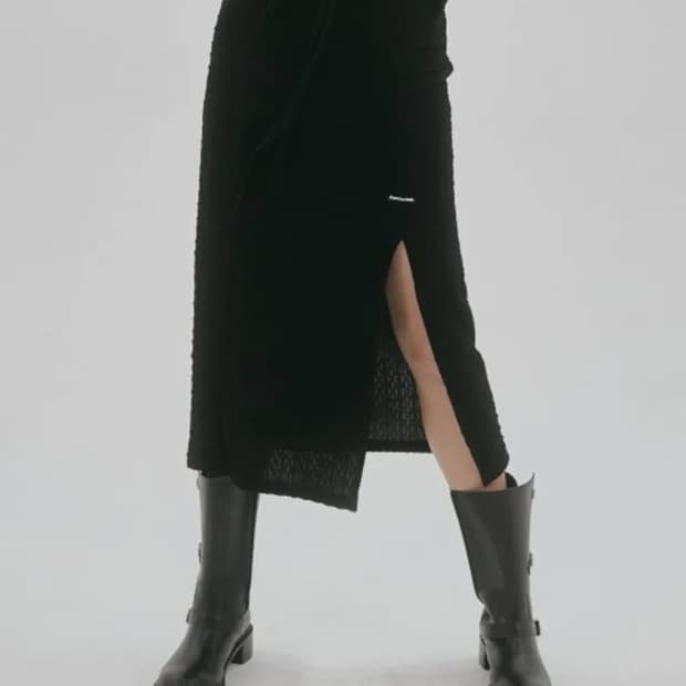 네스티팬시클럽 링클 슬릿 롱스커트