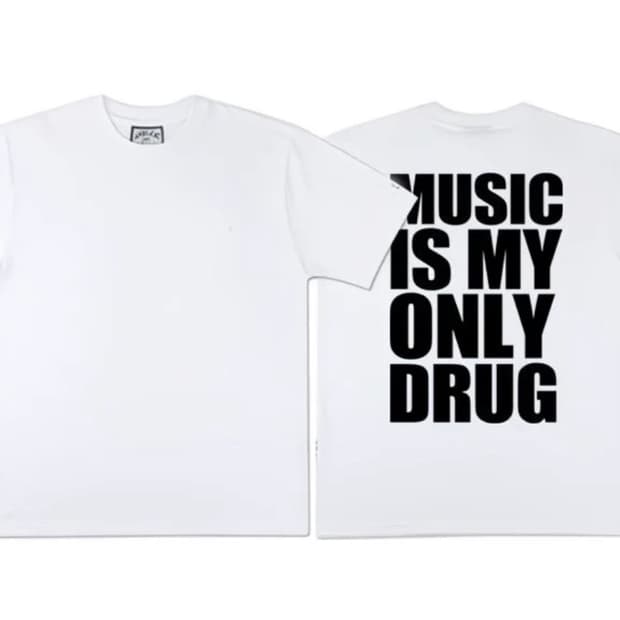 Music is my only drug T-shirt 반팔티