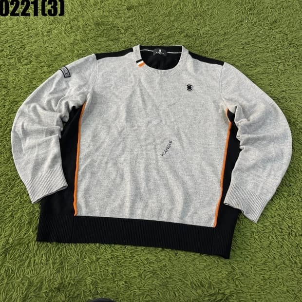 와이드앵글 니트 스웨터