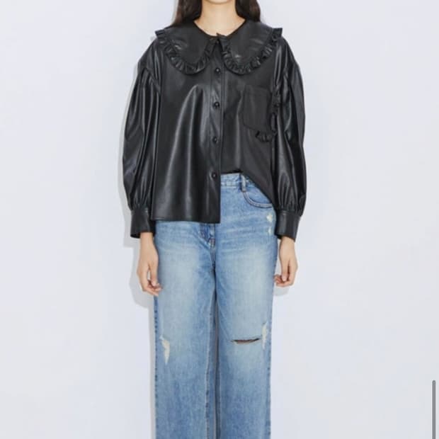 럭키슈에뜨 블랙 프릴 레더 셔츠 36
