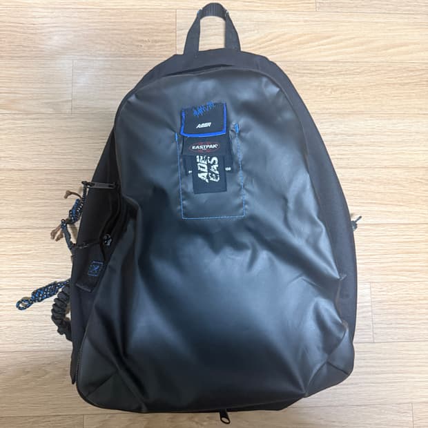 아더에러 이스트팩 백팩