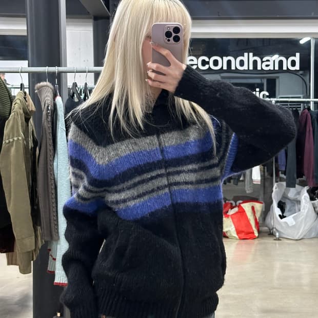 슈프림 19FW 브러쉬드 백로고 울 스웨터 집업