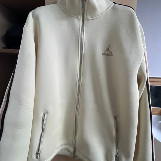 조던 x A ma maniere 트랙 자켓 코코넛밀크