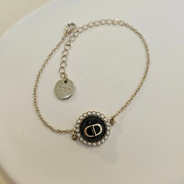 디올 업사이클링 블랙스톤 진주 팔찌