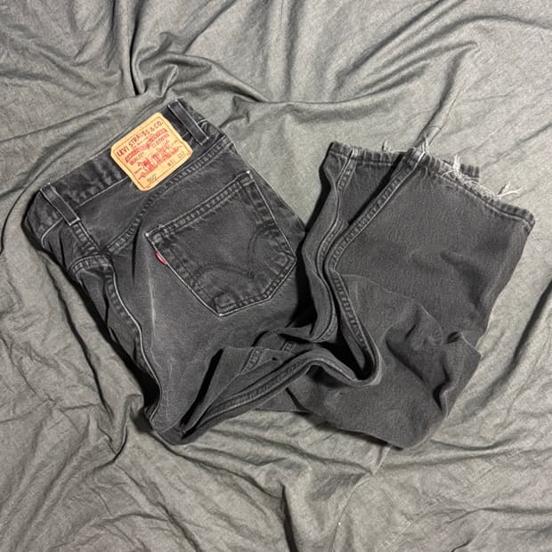 550 Relaxed Fit Faded Black Denim Jeans