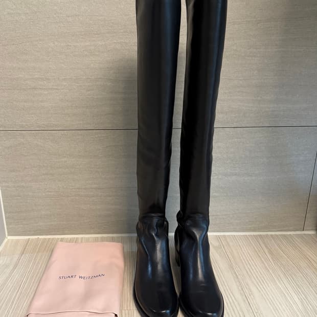 [새상품] 스튜어트 와이츠먼 리저브 블랙 니하이 부츠