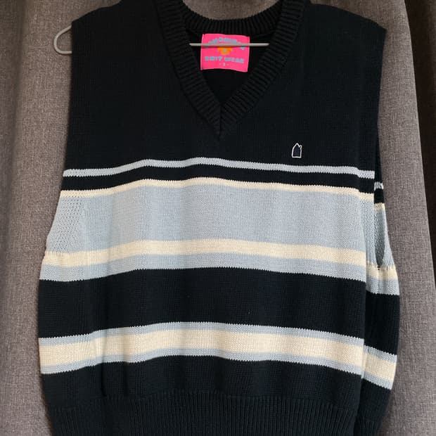 꼬모니노즈 니트 베스트