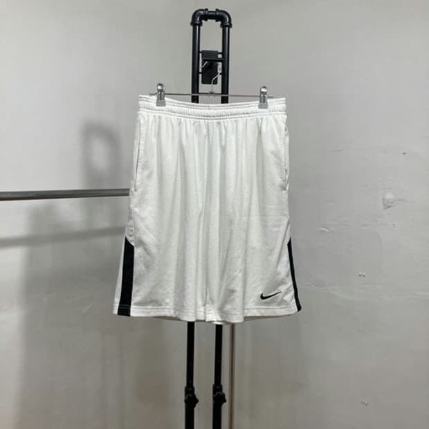 나이키(Nike) 스포티 미디 트레이닝 쇼츠 팬츠