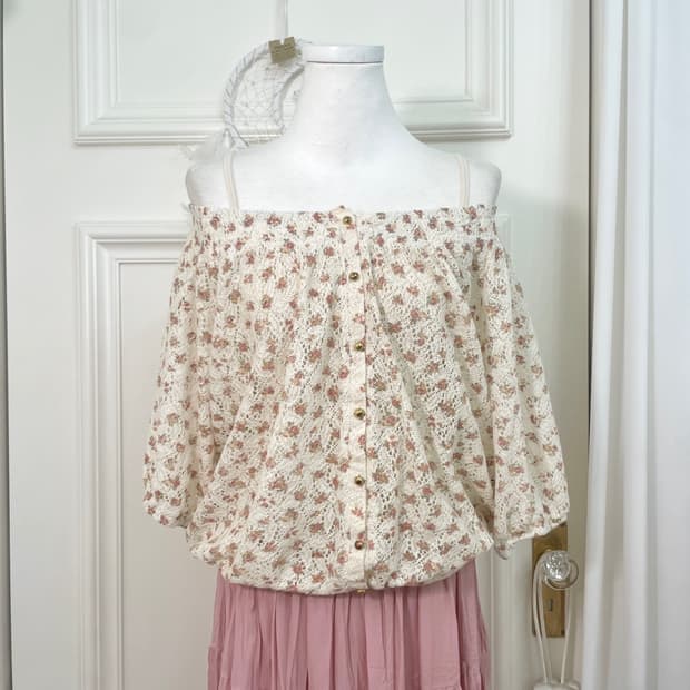 ivory flower lace off-shoulder crochet t