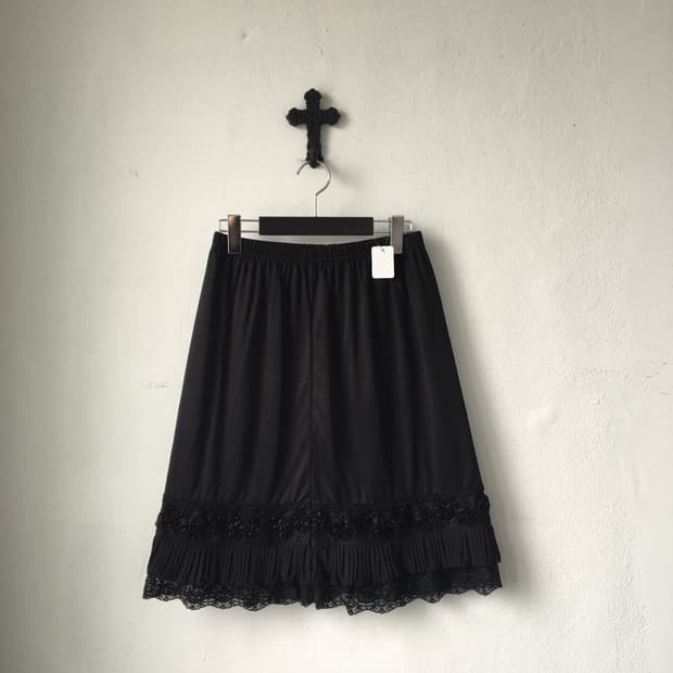 Lace line detail midi skirt
