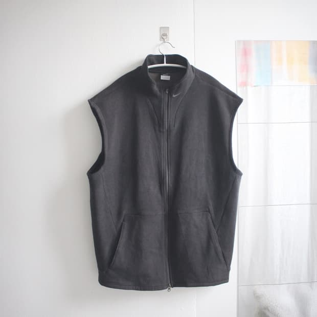 [00’S NIKE] therma-fit fleece vest