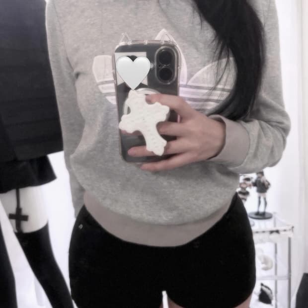 아디다스 멜란지 맨투맨