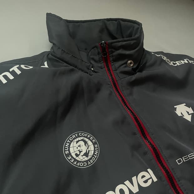 SUNTORY Coffee X Descente 나일론 웜 자켓