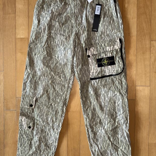 스톤아일랜드 레인 카모 나슬란 라이트 카고 팬츠