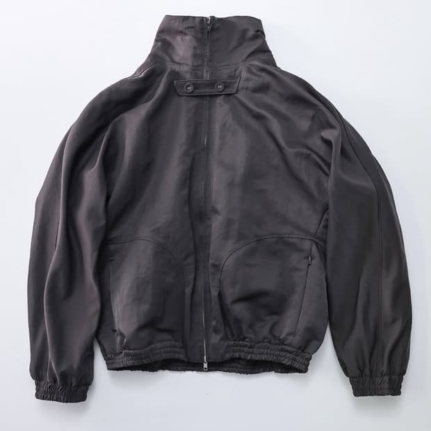 삽니다) 울리카상투스 윙본 핀턱 봄버 자켓 S