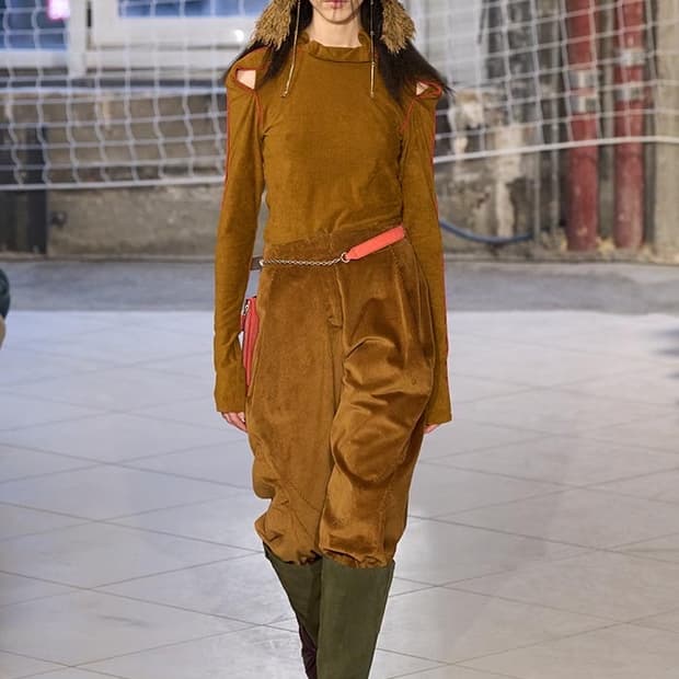 키코 코스타디노브 FW24 탑