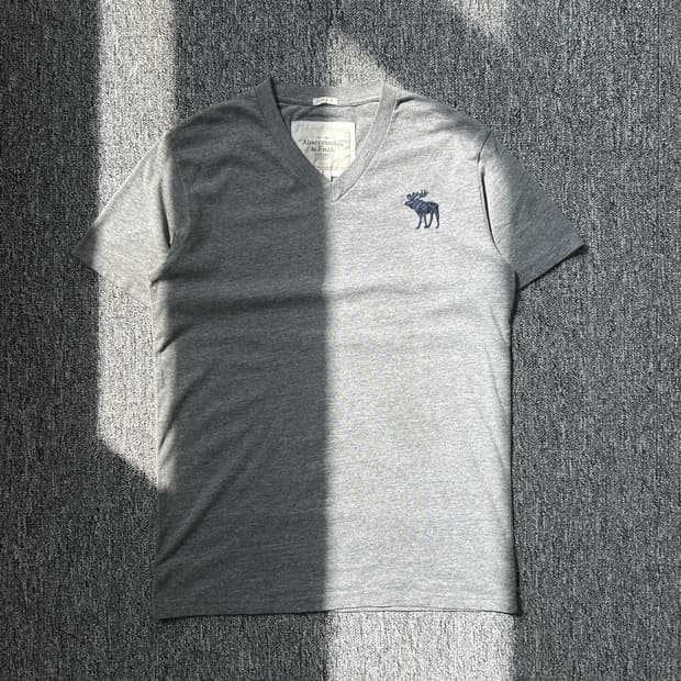 아베크롬비 브이넥 반팔티 