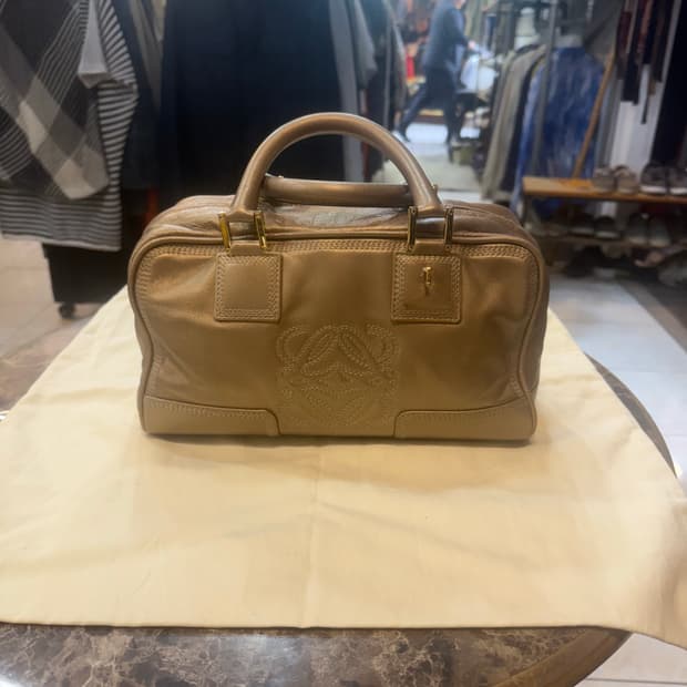 정품 로에베 앙아조나 28 팝니다