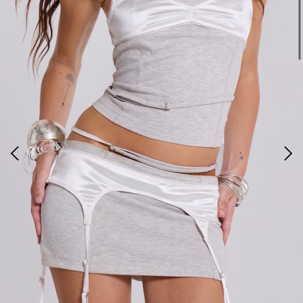 제이디드런던 인 러스트 서스펜더 스커트