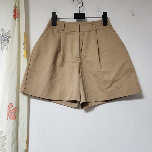 베이지색 면 반바지 M