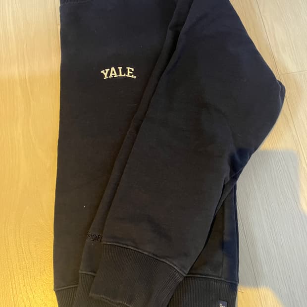 YALE 네이비 맨트맨 