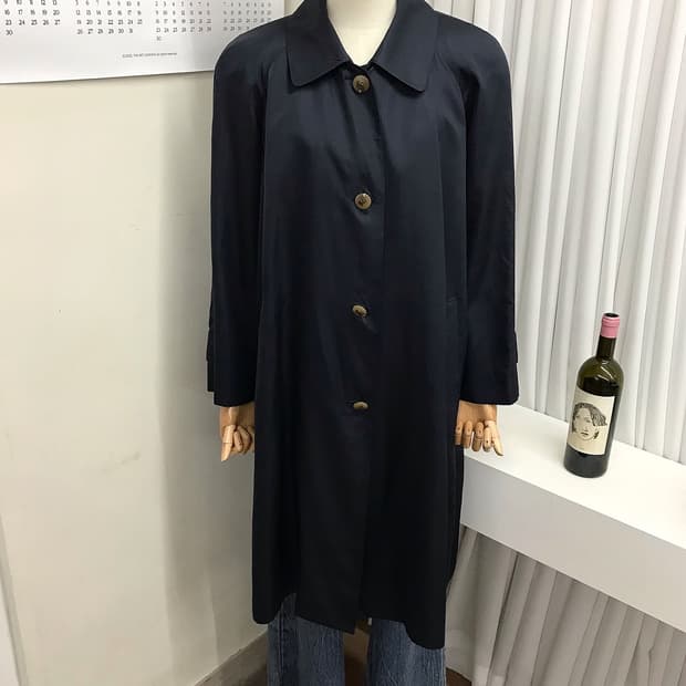 버버리 금장 로고 트렌치 코트