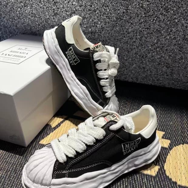 메종 미하라 야스히로 블레이키 OG 솔 캔버스 로우탑 스니커즈 블랙화이트