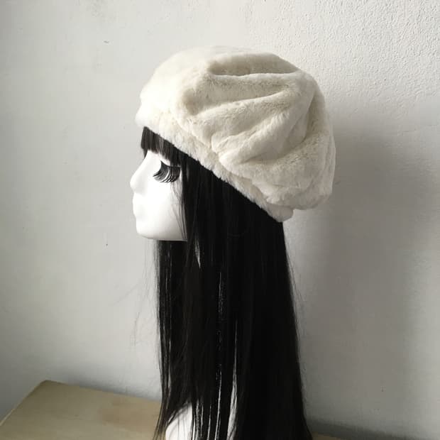  fake fur beret
