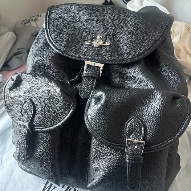비비안웨스트우드 블랙 백팩