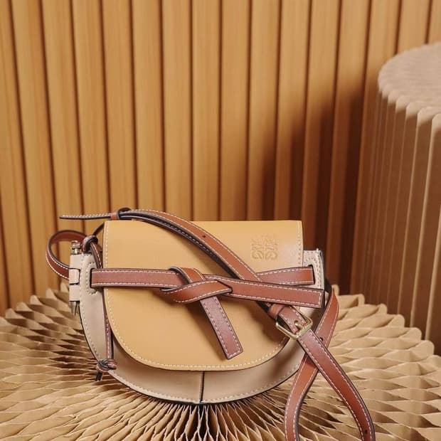 로에베(LOEWE) 미니 게이트 듀얼 백