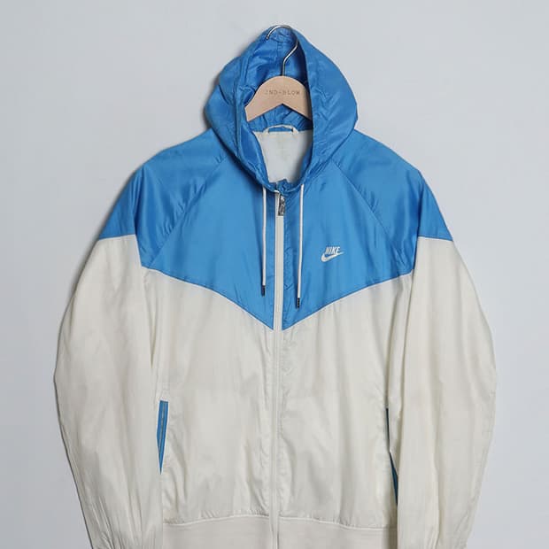 NIKE Windrunner Jacket