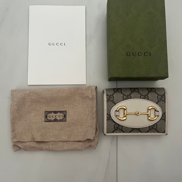 구찌 홀스빗 1955 카드지갑 화이트